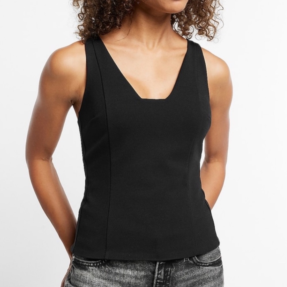 New with tags Express Fitted V Neck Ponte Tank Top Sleeveless Stretch Black M